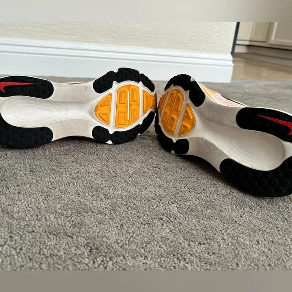 Women’s Nike Vomero 18 - Picture 4 of 5